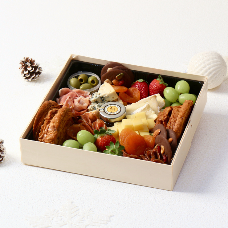 christmas gift idea: Cheese & Charcuterie christmas Platter